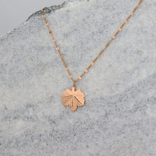 MAPLE NECKLACE