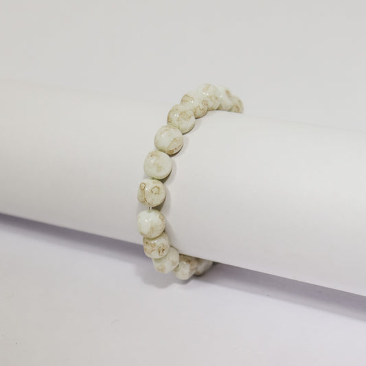 WHITE BEADED BRACELET
